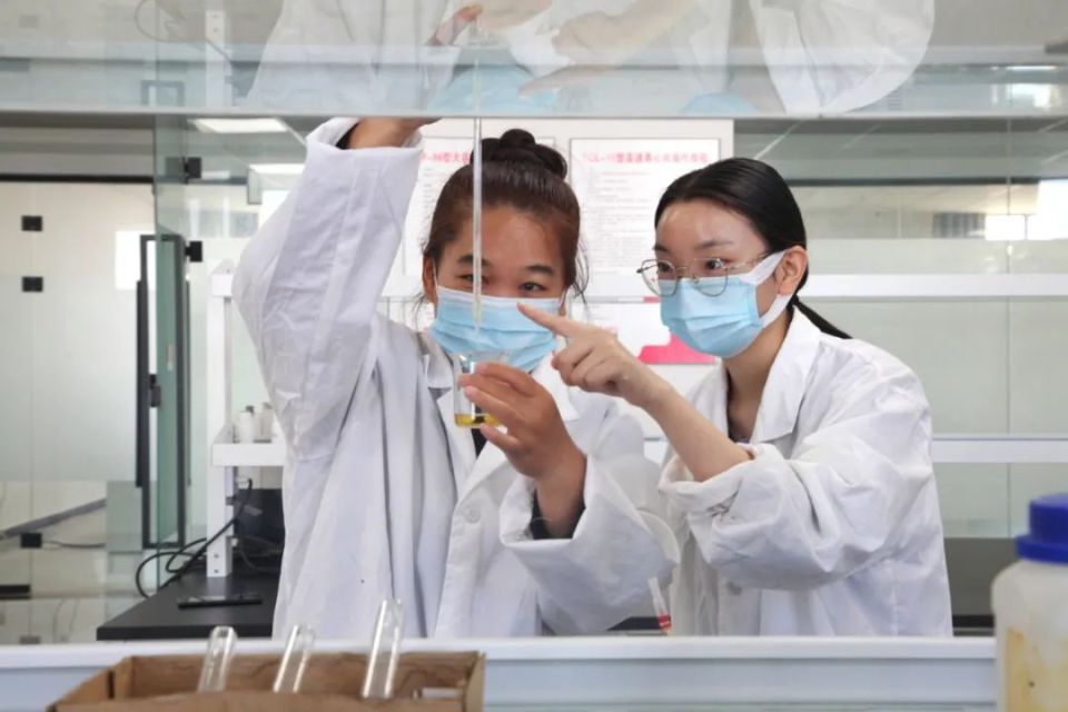 牢記囑托 奮楫前行 破繭成蝶開新局，產(chǎn)業(yè)騰飛正當(dāng)時(shí)——五家渠經(jīng)濟(jì)技術(shù)開發(fā)區(qū)生物技術(shù)開發(fā)邁向高質(zhì)量發(fā)展新征程